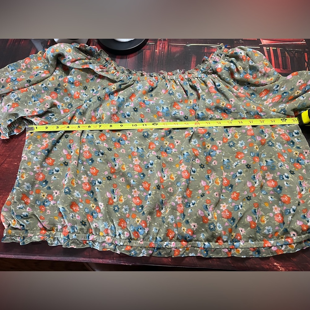 Women’s size xl/1xl plus size Cato Top.